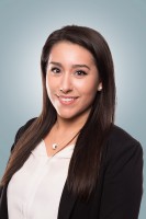 Sales Associate Elsa Landeros